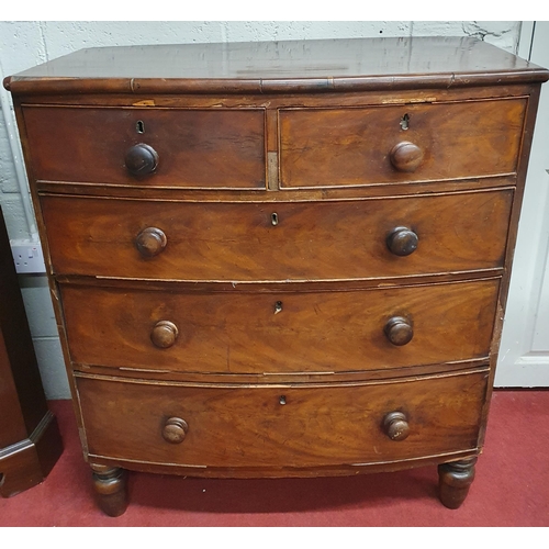 201 - A Georgian Mahogany bow fronted Chest of Drawers. W 96 x 53 x H 201 cm approx.