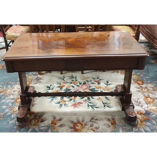 580 - A good early 19th Century Mahogany Library Table with twin frieze drawer and flame grained mahogany ... 