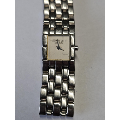 677 - A Reymond Weil ladies Swiss Geneva Watch, seems to be keeping good time and in working order ATO.