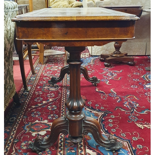 724 - Of Fantastic quality. An early to mid 19th Century Walnut Writing Table with leathered insert top tu... 