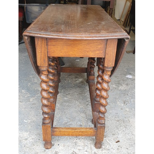 772 - An early 20th Century Oak Gateleg Table.
H 73 x W 88 x D 44 cm approx.