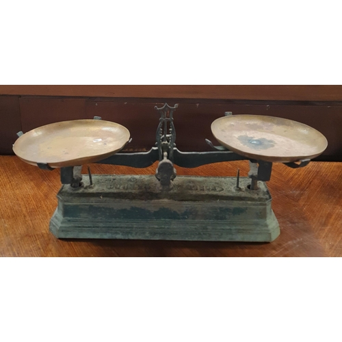 147 - A good 19th Century Scales with brass tray.