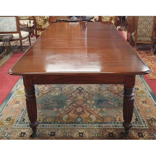 246 - A Superb early 19th Century Mahogany two leaf Dining Table in the manner of Gillows of Lancaster wit... 