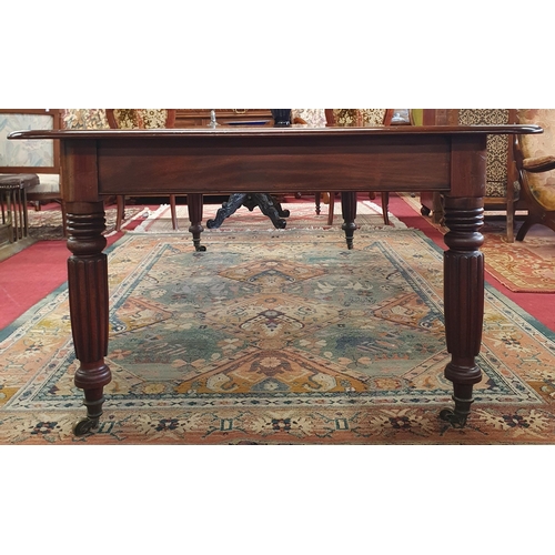 246 - A Superb early 19th Century Mahogany two leaf Dining Table in the manner of Gillows of Lancaster wit... 