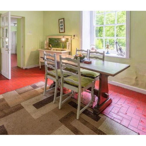 1396 - A good Oak and painted Hardwood kitchen Suite consisting of a Table and set of Chairs.