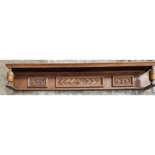 1398 - A wall mounted Oak Shelf.

H 35 x L 223 x D 26 cm approx.