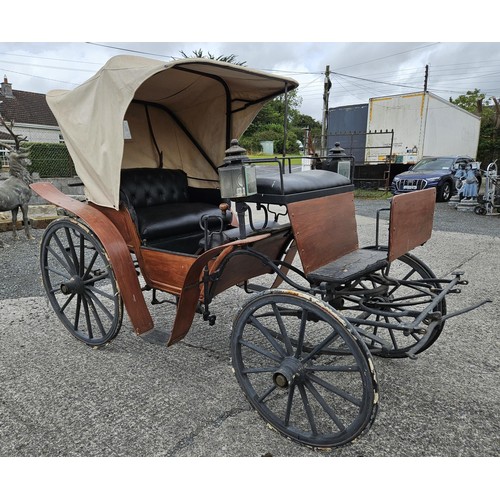 1440 - A really good 19th Century horse drawn Jaunting Coach.