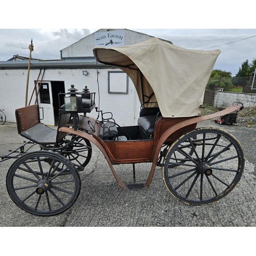 1440 - A really good 19th Century horse drawn Jaunting Coach.