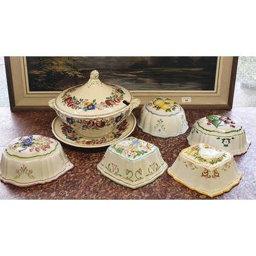 62 - A good 19th Century Royal Cauldon Soup Tureen with plate along with a group of five Franklin Mint wa... 