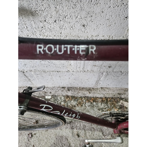 327 - A vintage 1980s Raleigh Router Road Bicycle.