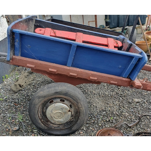 1402 - A good 19th Century horse drawn Cart.
L 337 x 110 cm approx.