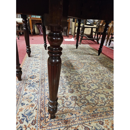 264 - A good early Georgian Mahogany large Dropleaf Table of superb quality with plum mahogany top on turn... 