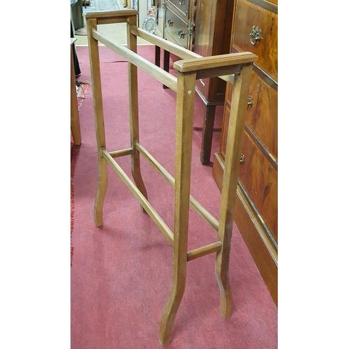 124 - A 19th Century Pine Towel Rail.
H 80 x W 67 cm approx.