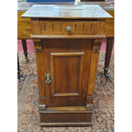 525 - A 19th Century Walnut single door side Cabinet with single frieze drawer.
H 78 x W 43 x D 34 cm appr... 