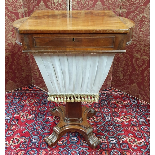 553 - A William IV Mahogany work Table of superb quality with chess board fitted interior and wing drawers... 