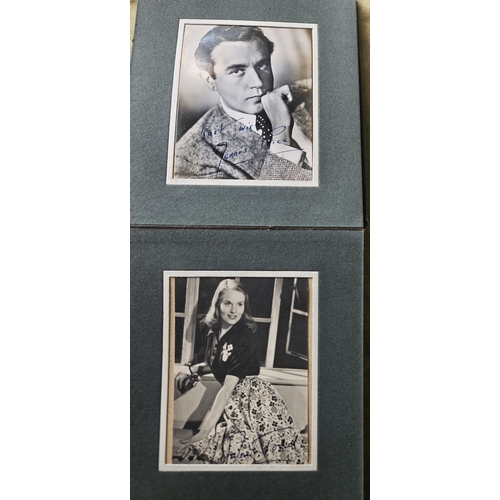 469 - A Vintage autograph Album.
Photo's 12 x 9 cm approx.