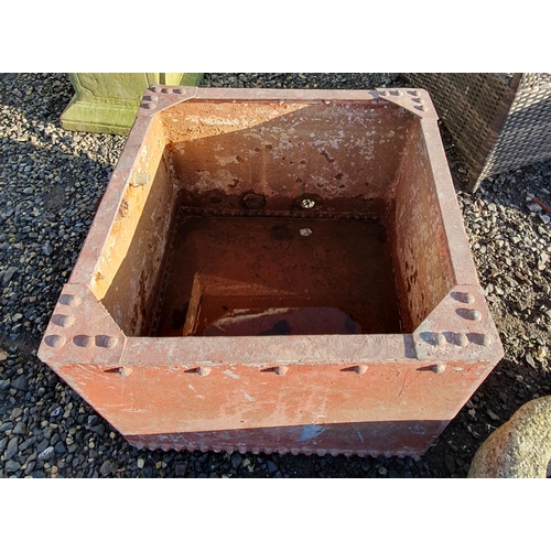 1064 - A large heavy Metal Water Trough.
H 46 x W 60 x D 60 cm approx.