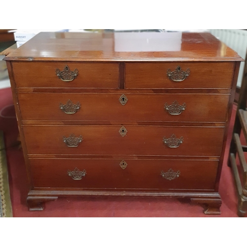 563 - Of Superb quality. A Georgian Chest of Drawers of neat proportions on ogee bracket feet. (repair nee... 