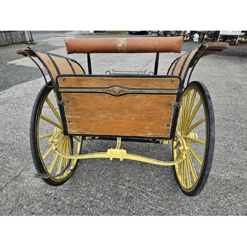 1097 - A really good 19th Century horse drawn Jaunting Cart.