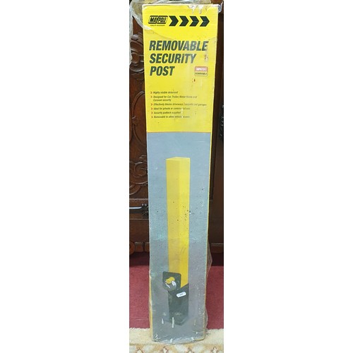 1067A - A Maypole Removeable Security Post MP9731. As new