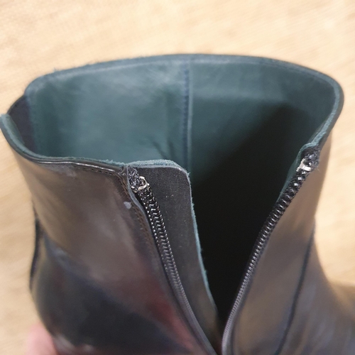 120 - A pair of Ladies Boots by Pierre Varini. Black Leather. Pre-owned, as new, never worn . size 38.5. R... 