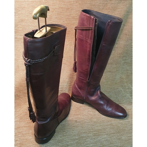 139 - A pair of Ladies Long Boots by Russell & Bromley Bond St London. Italian Brown Leather.  Size 38.5.
... 