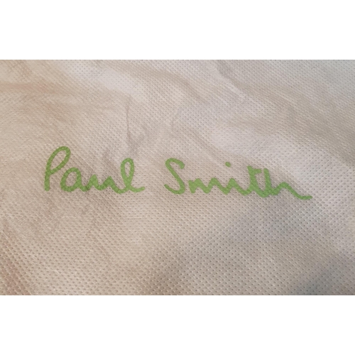 145 - A Vintage Ladies Hand Bag by Paul Smith.
Pre-owned excellent condition. Retails over €200.