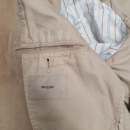 154 - A Paoloni men's Jacket. Tan Corduroy , size 52 .
Pre-owned, excellent condition. Retails at €400.