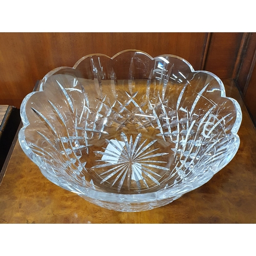 224 - A 1980 Waterford Crystal Bowl never used. 
H 10 x D 23 cm approx.