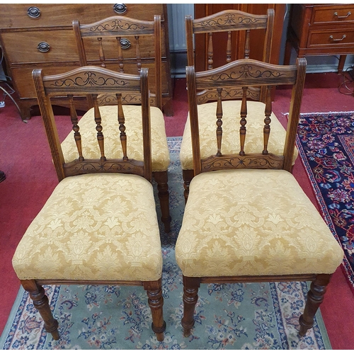 256 - A lovely set of four Edwardian Walnut Dining Chairs with spindle backs on turned supports.
W 47 x SH... 