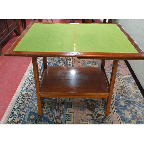 291 - An early to mid Century Mahogany Trolly with tray top.
W 60 x D 41 x H 75 cm approx.