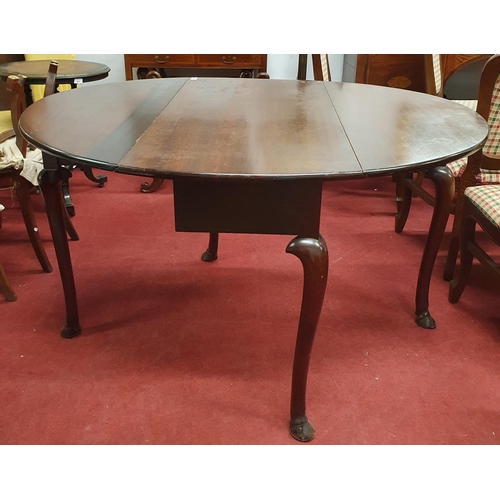 952 - An early 20th Century Mahogany Dropleaf Table on cabriole supports.
H 75 x W 104 x D 50 cm approx.