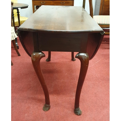 952 - An early 20th Century Mahogany Dropleaf Table on cabriole supports.
H 75 x W 104 x D 50 cm approx.