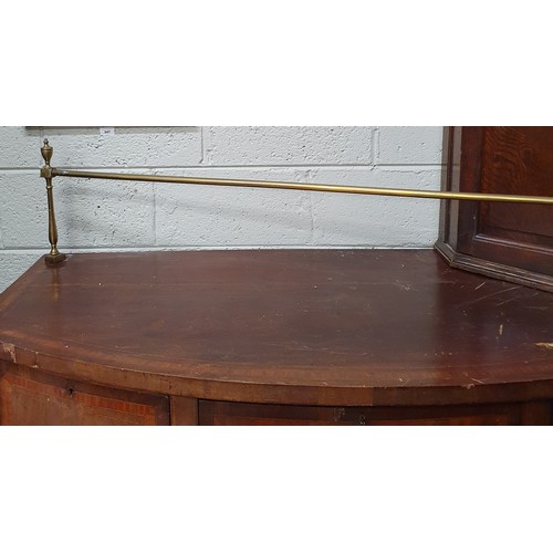 1031 - An Edwardian Mahogany and Inlaid bow fronted Sideboard on square tapered supports. 153 x 68 x H 94 c... 