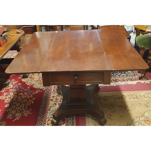 1042 - A Georgian Mahogany Pembroke Table with single frieze drawer and platform base. 96 x 103 x H 75 cm a... 