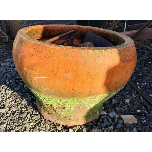 1054 - A large Terracotta garden Pot.
H 36 x  D 50 cm approx.