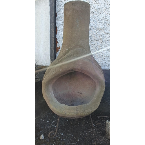 1084 - A good Chimenea.
H 133  cm approx.