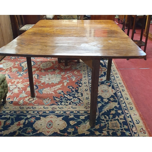 561 - A good Georgian Mahogany Dropleaf Table on square supports. 108 x 142 x H 72 cm approx.