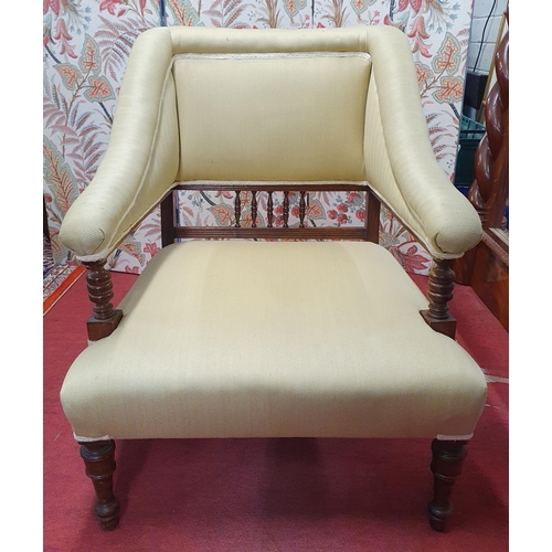 81 - A 19th Century Mahogany show frame Armchair on turned supports. Ref no. carved on the leg 3451.
W 65... 