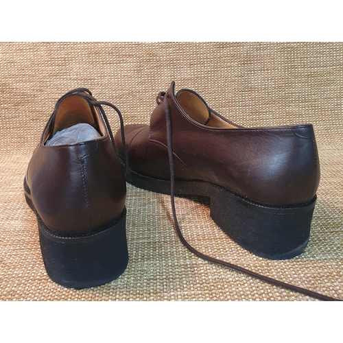 101 - A pair of Ladies Shoes by Robert Clergerie Paris
pre-owned, as new, brown Leather Size 7. Excellent ... 