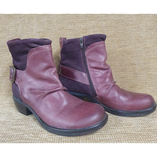 126 - A pair of Ladies Boots by FLY of London. Purple Leather & Suede. Pre-owned, as new. Size 38. Excelle... 