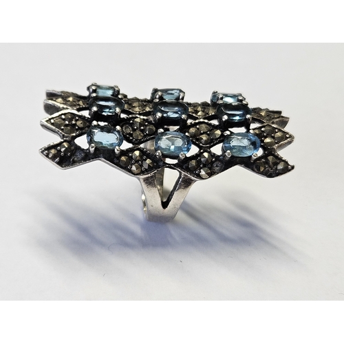 363 - A large Silver and Topaz Ring, size M1/2.