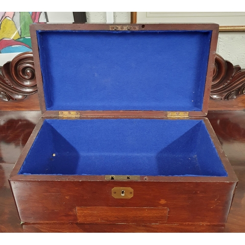 460 - An early 19th Century Mahogany Jewellery Box.
41 x 22 x H 16 cm approx.