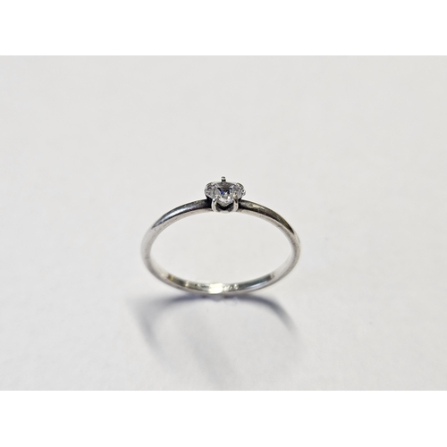 370 - A Silver and gem set Ring, size R.