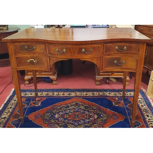 711 - A Superb 19th Century Mahogany and Inlaid serpentine fronted Side Table with five drawer frieze and ... 