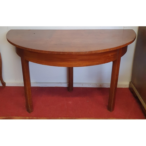 996 - A good pair of Georgian Mahogany demi-lune Side Tables. 127 x 60 x H 71 cm approx.