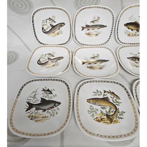 287 - A good set of Longchamp Fish Plates depicting various freshwater fish. 22cm sq. approx.