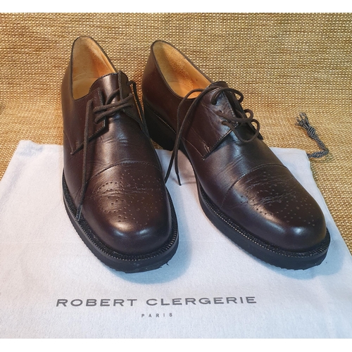 101 - A pair of Ladies Shoes by Robert Clergerie Paris
pre-owned, as new, brown Leather Size 7. Excellent ... 