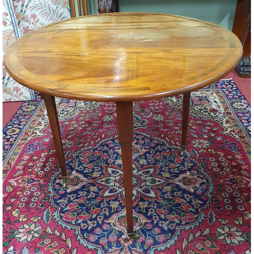 740 - An early 19th Century Mahogany and Inlaid Dropleaf Table. W 98 x D 113.5 x H 74 cm approx.