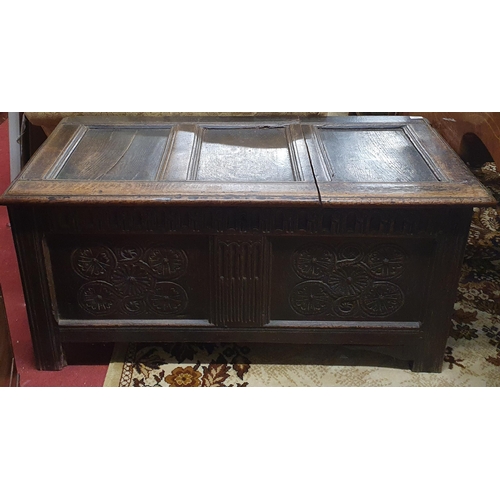 880 - A good early 19th, possibly 18th Century, Oak Blanket Chest with panelled front and top. 116 x 54 x ... 